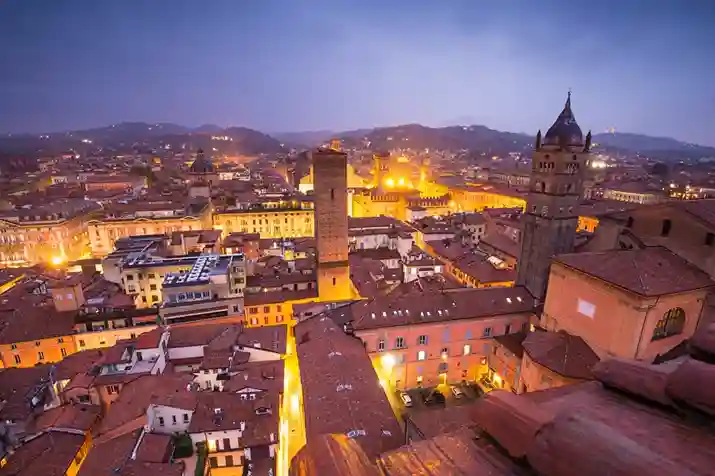 Viaggiare a poco prezzo a Bologna