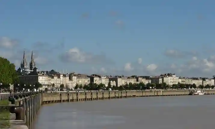 Viaggiare a poco prezzo a Bordeaux