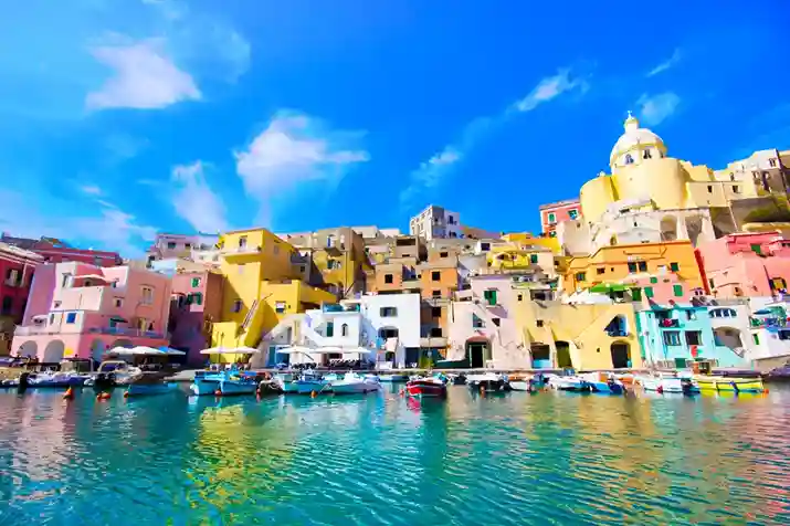 Viaggiare a poco prezzo a Napoli