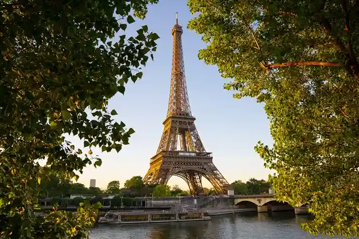 Viaggiare a poco prezzo a Parigi