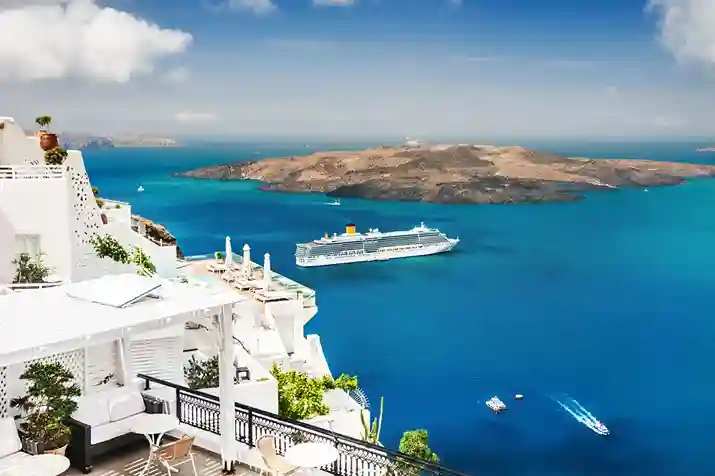 Viaggiare a poco prezzo a Santorini